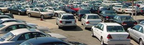 Pe cine ajută criza din piaţa auto? Pe potenţialii cumpărători, desigur masini Pe cine ajută criza din piaţa auto? Pe potenţialii cumpărători, desigur